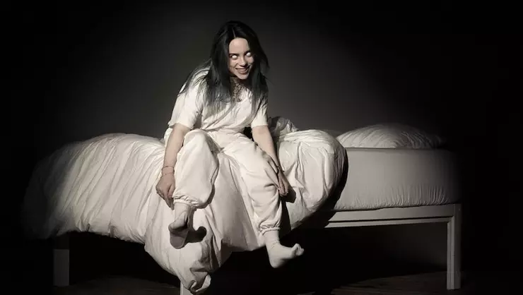 cover album Billie Eilish yang berhasil merajai tangga lagu di dunia